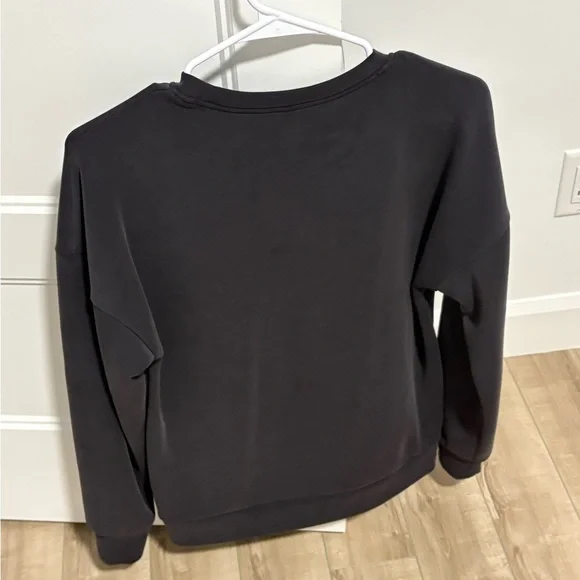 Crewneck - Picture 4 of 4